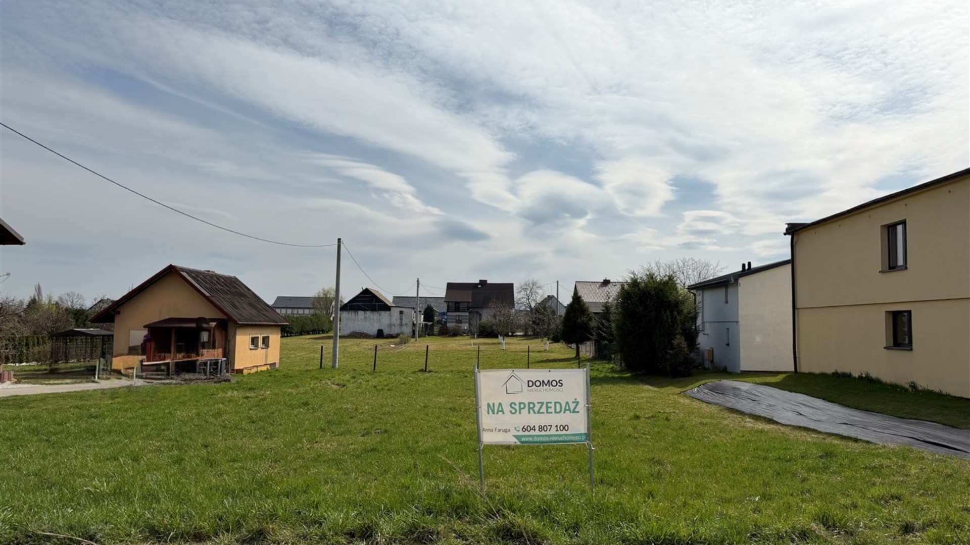Działka na sprzedaż