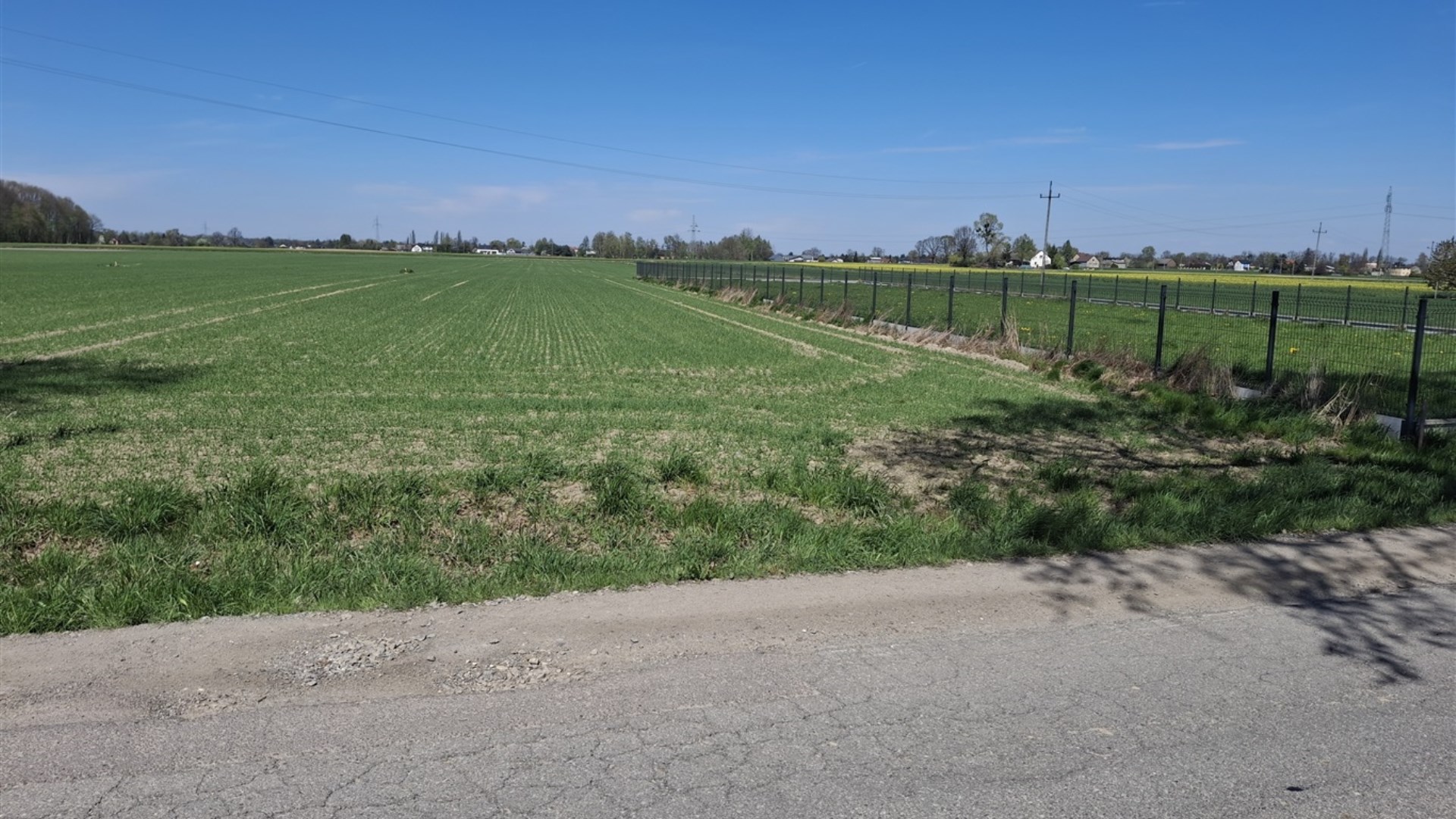 Działka na sprzedaż